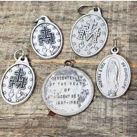 CHRISTIAN RELIGION Saint Medals Pendants Religious Silver Tone Medallions Set - Picture 5 of 6